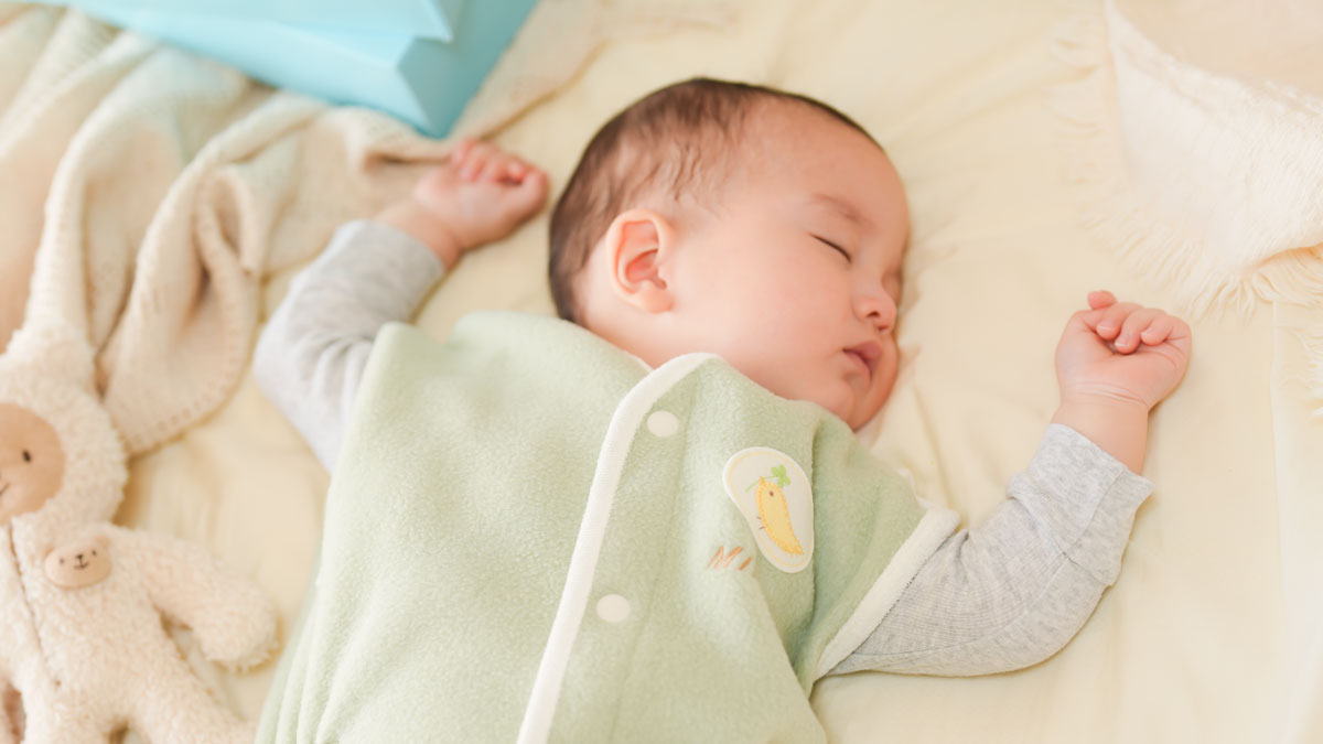 赤ちゃんの寝室の温度・湿度は何度が正解？季節別の目安と快適に眠るための環境づくり