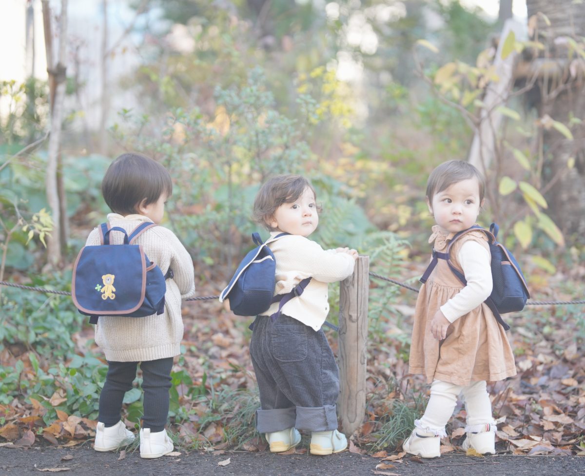 保育園に通う赤ちゃんの「冬の登園服装」、着替えやすさ重視の選び方ガイド
