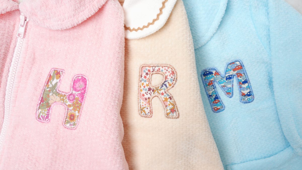 名入れギフトは「刺繍」と「プリント」どっちがいい?素材・耐久性で選ぶ比較ガイド