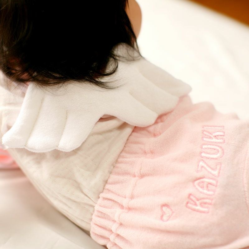 天使の羽でハイハイをもっと可愛く！お名前入りで喜ばれるスタイ